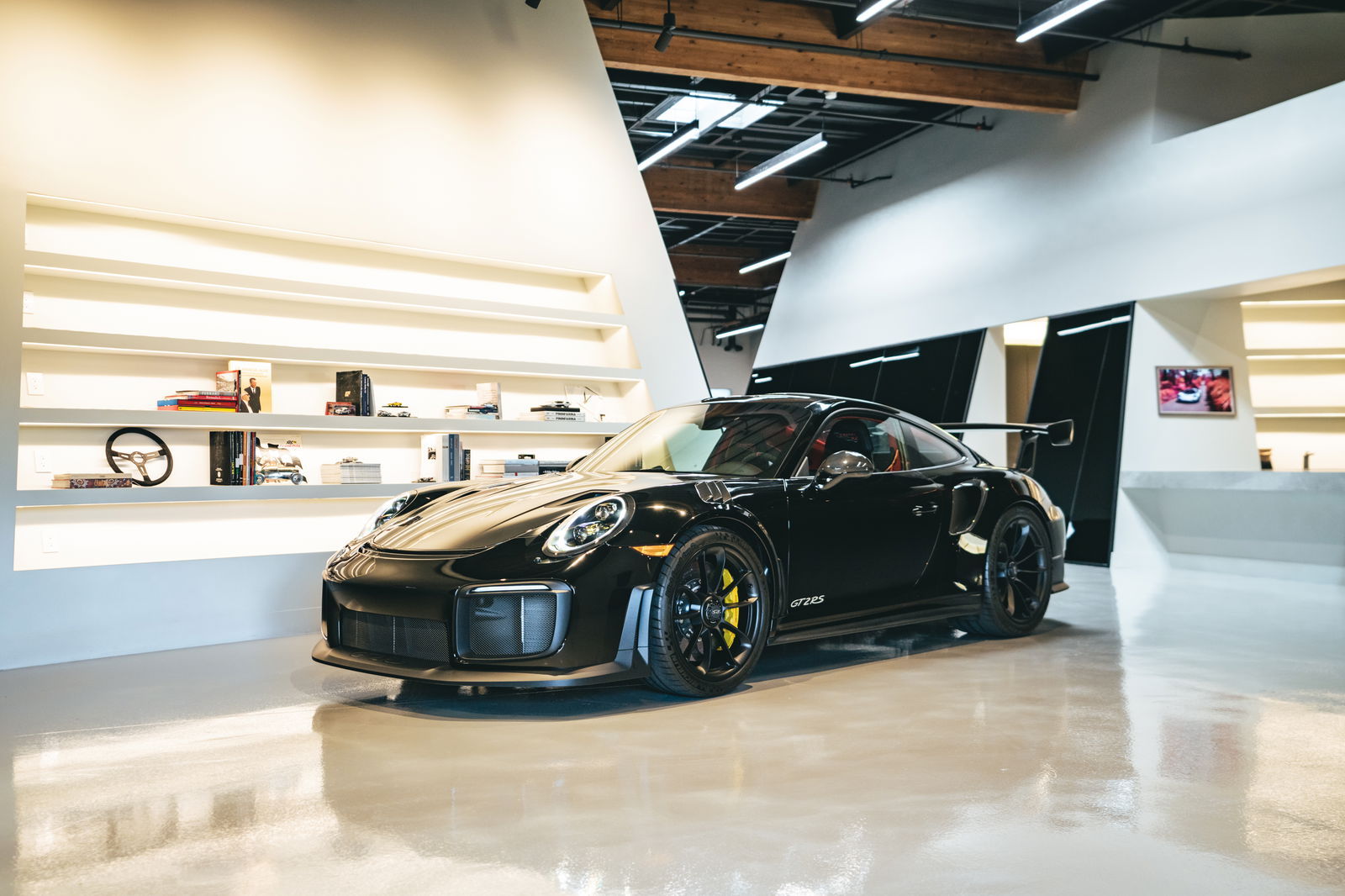 2018 Porsche 911 GT2 RS sold at ISSIMI