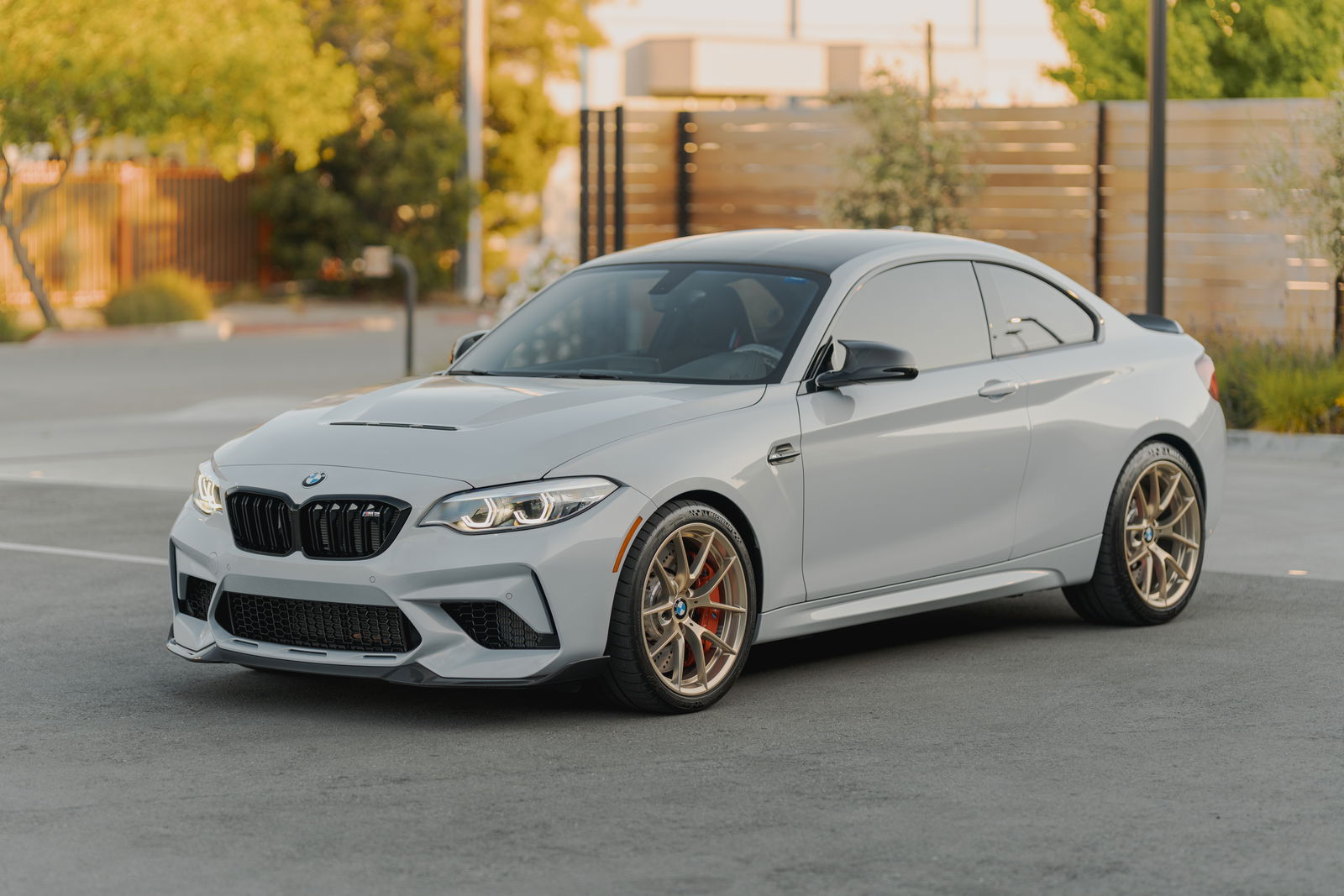 2020-bmw-m2-cs-sold-at-issimi