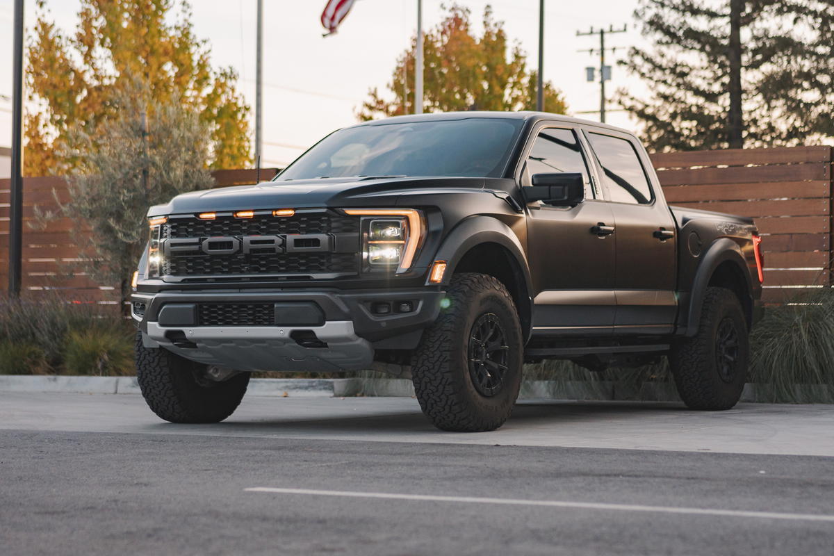 https://issimi-vehicles-cdn.b-cdn.net/publicamlvehiclemanagement/VehicleDetails/684/timestamped-1732563270217-1-2023-Ford-Raptor-A34332.jpg