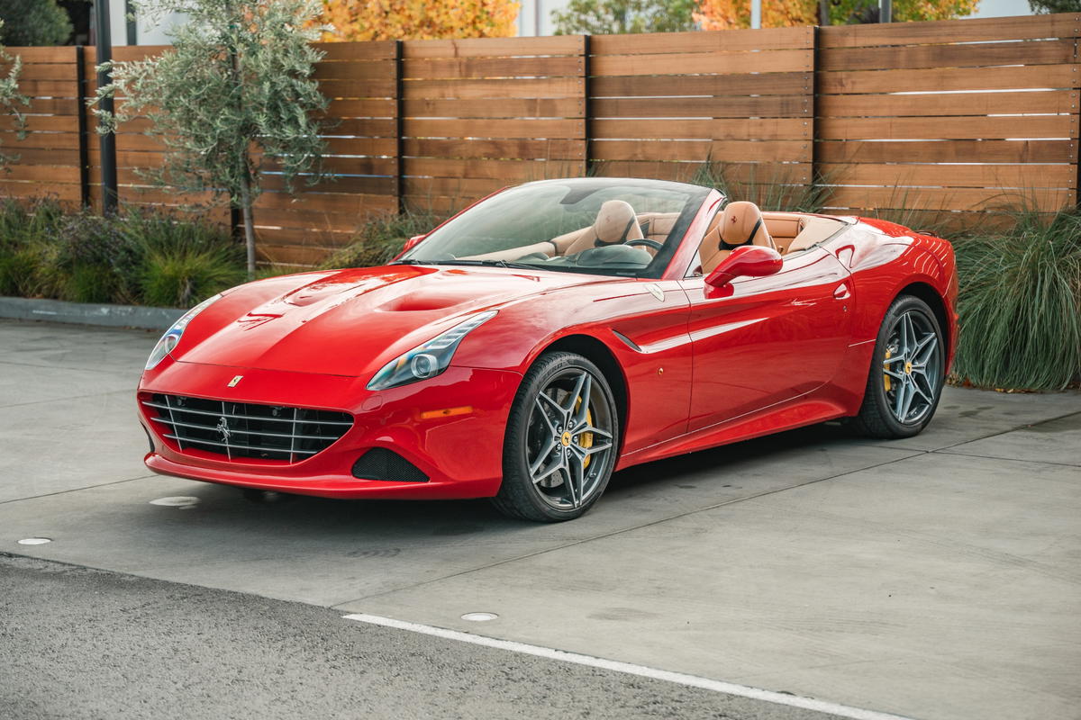 https://issimi-vehicles-cdn.b-cdn.net/publicamlvehiclemanagement/VehicleDetails/685/timestamped-1732782596470-1-2016-Ferrari-California-T-213380.jpg