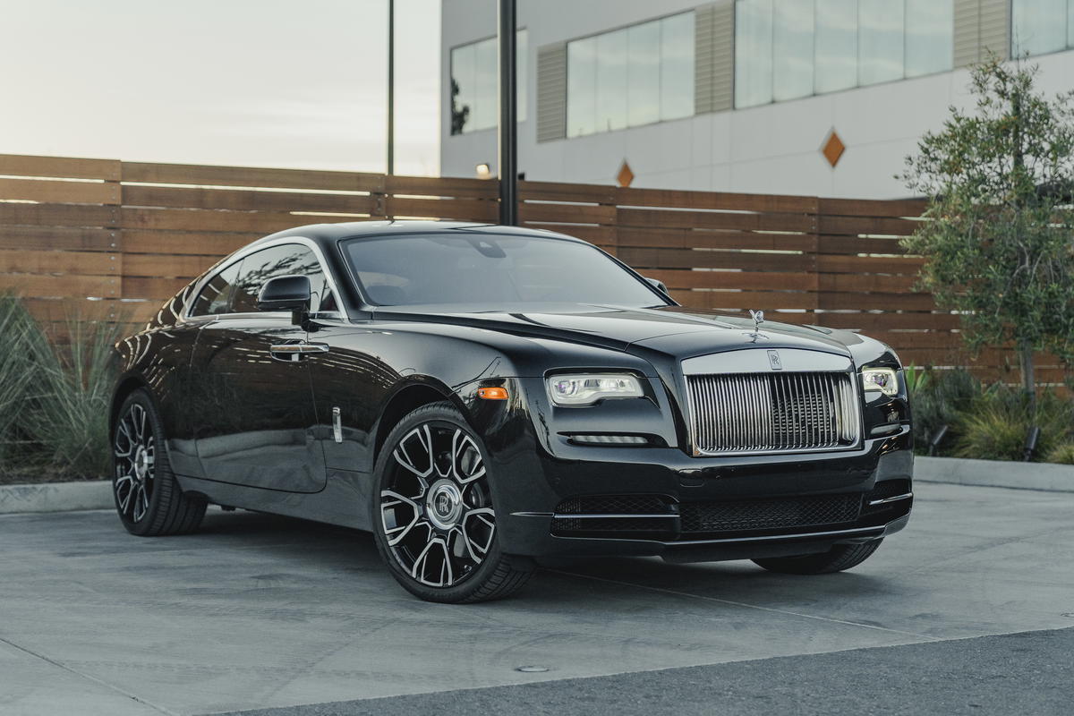 https://issimi-vehicles-cdn.b-cdn.net/publicamlvehiclemanagement/VehicleDetails/694/timestamped-1737692553111-1-2019-Rolls-Royce-Wraith-X87292.jpg