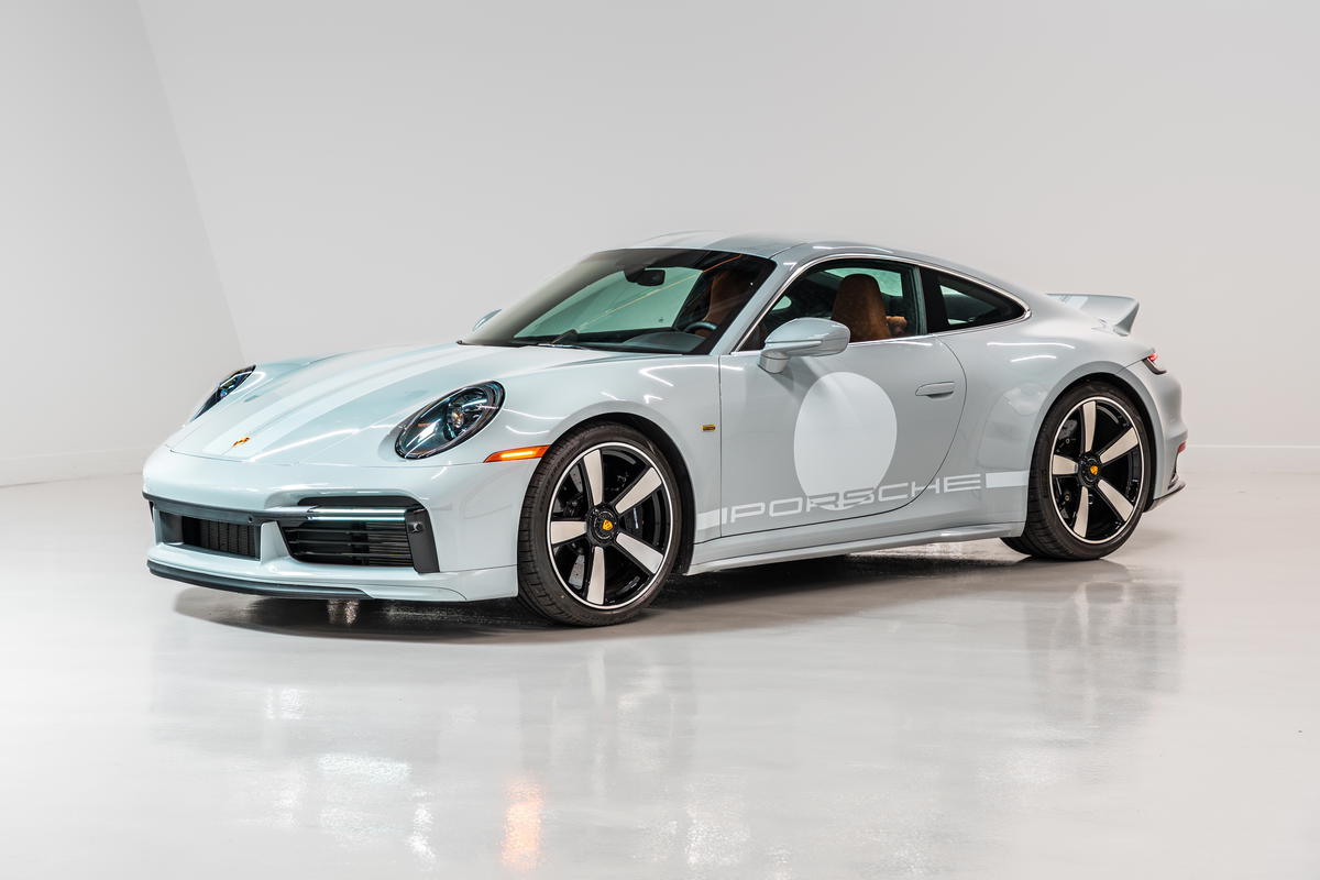 https://issimi-vehicles-cdn.b-cdn.net/publicamlvehiclemanagement/VehicleDetails/733/timestamped-1752726089821-1-Porsche-911-Sport-Classic-252287.jpeg